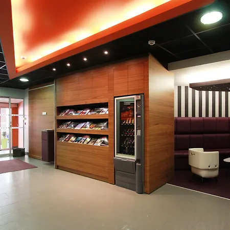 Western De Paris Szálloda 3*