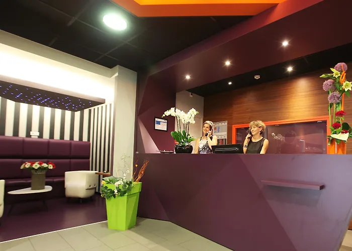 Western De Paris 3* لافال