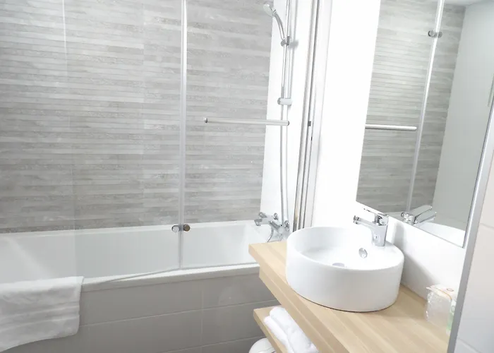 贝斯特韦斯特巴黎酒店 3* 拉瓦勒