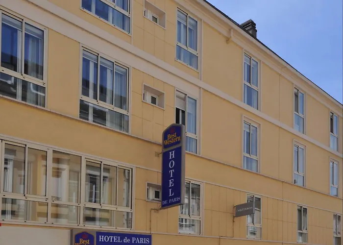 Western De Paris لافال