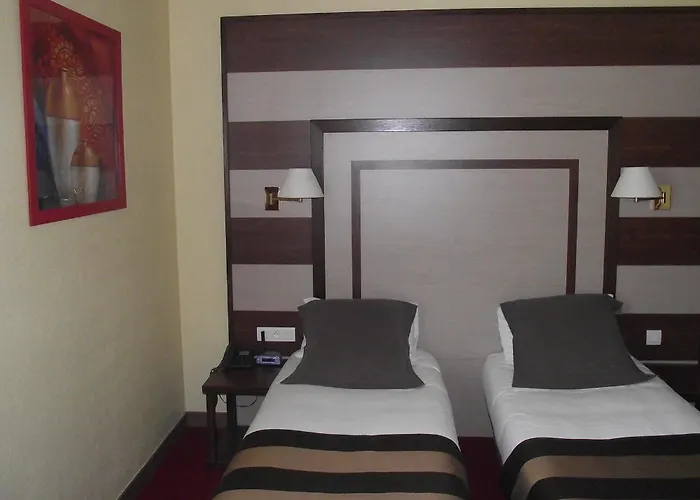 Hotel Western De Paris Laval (Mayenne)